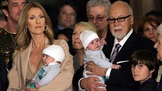 Céline Dion, René Angélil, jejich syn René-Charles a dvojata  Nelson a Eddy...