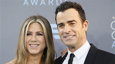 Jennifer Anistonová a její manel Justin Theroux (Santa Monica, 17. ledna 2016)