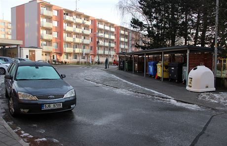 Obyvatelm sídlit se nelíbí píli velká kontejnerová stání.