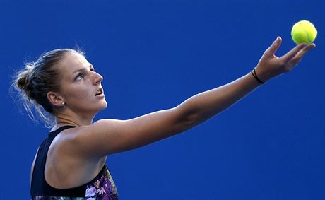 SERVIS. Kristna Plkov ve druhm kole Australian Open.