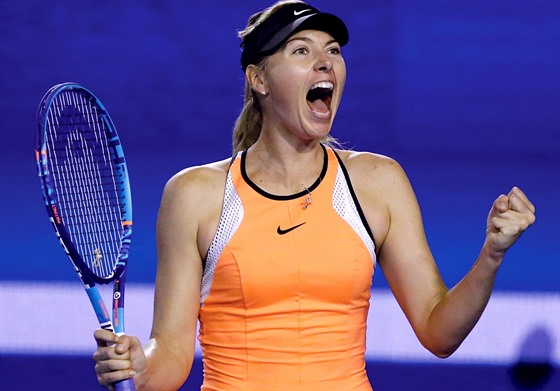 Ruská tenistka Maria arapovová oslavuje postup do tvrtfinále Australian Open.