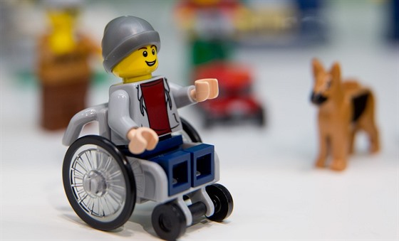 Lego pedstavilo první figurku na invalidním vozíku (28.1.2016)