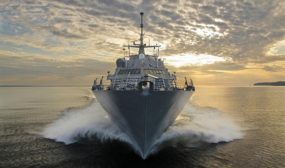 Válená lo USS Fort Worth
