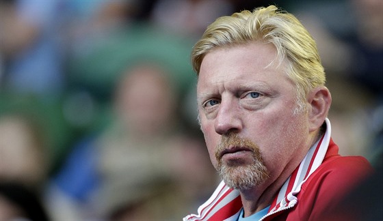 Boris Becker sleduje na Australian Open zápas svého svence Novaka Djokovie.