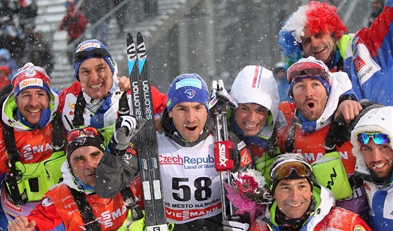 Francouzský lya (uprosted) Maurice Manificat slaví triumf na volné patnáctce...