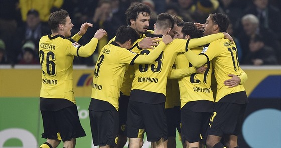 Gólová radost fotbalist Dortmundu v utkání proti Mönchengladbachu