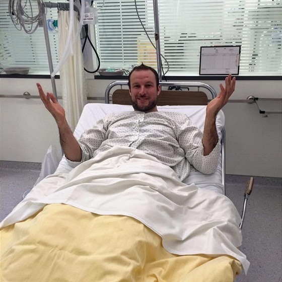 Aksel Lund Svindal v nemocnici po pdu v Kitzbhelu.