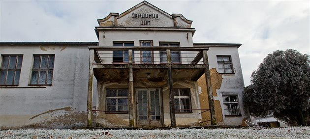 Chátrající Škroupův dům v Osicích na Královéhradecku. Chátrající Škroupův dům v Osicích na Královéhradecku.