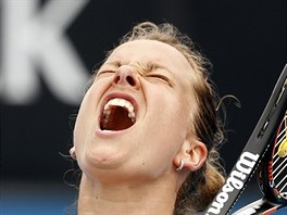 esk tenistka Barbora Strcov se raduje z vhry nad Ameriankou Vaniou...