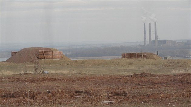 Zkopy ukrajinsk armdy nedaleko vsi Luhanskoje (18. prosince 2015).