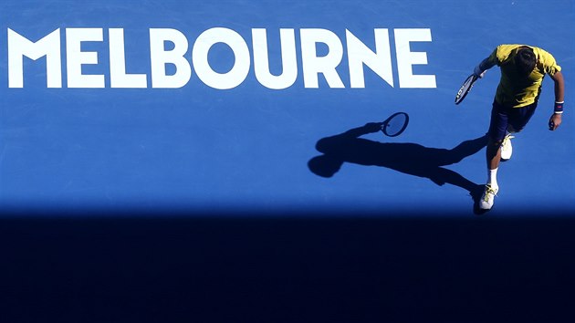 Srbsk tenista Novak Djokovi hraje v osmifinle Australia Open.