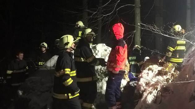 Zchrana speleologa z jeskyn u Holtejna na Blanensku zabrala est hodin (23. ledna 2016).