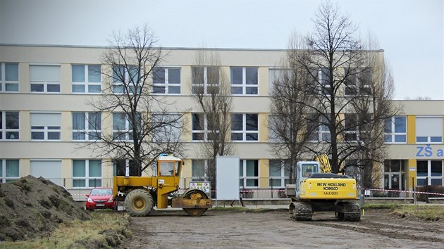 Minul tden zaala stavba centra s obchody i parkem v budjovick tvrti Ronov.