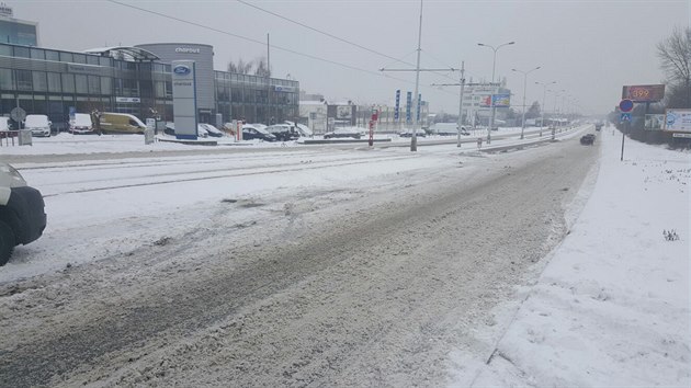 Dodvka srazila v prask ernokosteleck ulici dv chodkyn (23. ledna 2016).