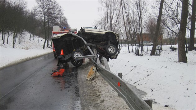 Nehoda se stala nedaleko Holeova - na silnici mezi obcemi Tuapy a Prusinovice.