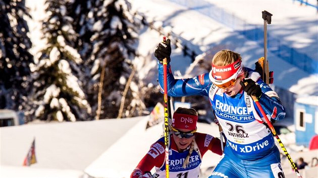 Lucie Charvtov na trati sprintu Svtovho pohru v italsk Anterselv.