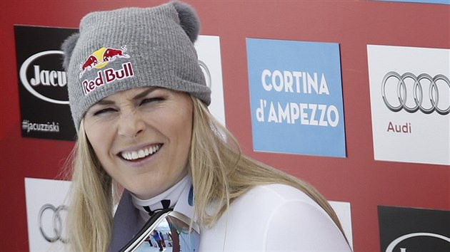 Lindsey Vonnová v cíli superobího slalomu v Cortin d'Ampezzo