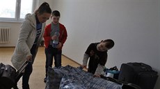 Olena Pereverzieva, její dcera Anna a synové Artem s Arturem. Ve středu se... Olena Pereverzieva, její dcera Anna a synové Artem s Arturem. Ve středu se...
