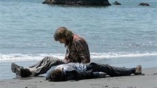 Herec Paul Dano jako trosečník a Daniel Radcliffe jako rozkládající se mrtvola... Herec Paul Dano jako trosečník a Daniel Radcliffe jako rozkládající se mrtvola...