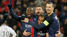 PAÍSKÁ RADOST  Blaise Matuidi (zleva), Lucas, Thiago Motta a Zlatan...