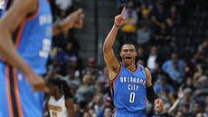 DEJ MI TO NA SME. Russell Westbrook dohaduje s  Kevinem Durantem zakonení...