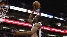 Kawhi Leonard ze San Antonia zakončuje. Kawhi Leonard ze San Antonia zakončuje.