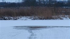 Na Počernickém rybníce se pod mužem prolomil led (20.1.2015) Na Počernickém rybníce se pod mužem prolomil led (20.1.2015)