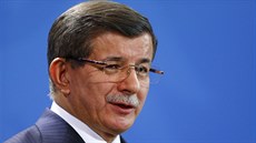 Turecký premiér Ahmet Davutoglu pi své návtv Berlína. (22. 1. 2016)