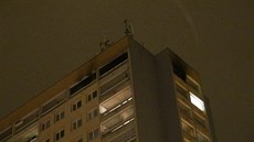 V Bohnicích hořel byt v 17. patře, dva lidé se zranili (20. ledna 2016). V Bohnicích hořel byt v 17. patře, dva lidé se zranili (20. ledna 2016).