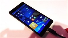 Microsoft na veletrhu CES nevystavuje, ale telefony s jeho systémem tu měl na... Microsoft na veletrhu CES nevystavuje, ale telefony s jeho systémem tu měl na...