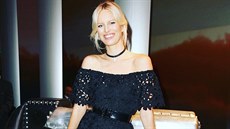 Karolína Kurková je dva měsíce po porodu opět štíhlá (Ženeva, 19. ledna 2016). Karolína Kurková je dva měsíce po porodu opět štíhlá (Ženeva, 19. ledna 2016).