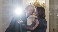 Prezidentský pár po tanci sklidil potlesk. Prezidentský pár po tanci sklidil potlesk.