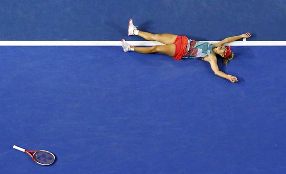 EUFORIE. Angelique Kerberová z Nmecka práv vyhrála finále Australian Open...