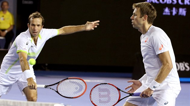 MM TO. Radek tpnek bojuje spolu s Danielem Nestorem z Kanady o titul v deblu na Australian Open.