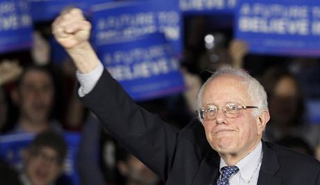 Kandidát demokrat Bernie Sanders na mítinku v Iow (2. února 2016).