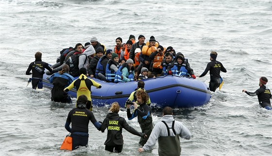 Uprchlíci pistávají na eckém ostrov Lesbos (29. ledna 2016)