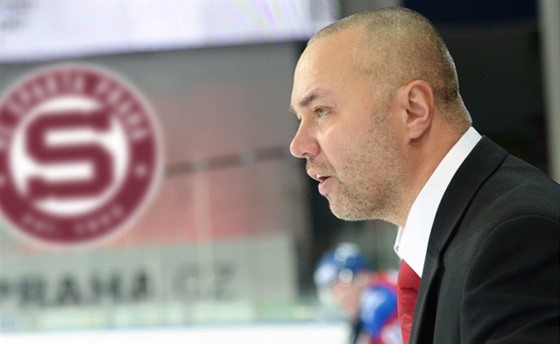 Trenér Jií Kalous povede hokejisty Sparty.