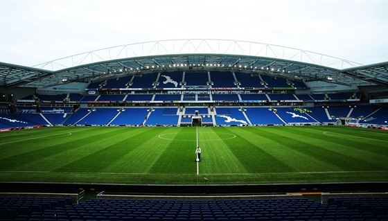 TADY BUDE DOMA. Na tomto stadionu nastupují fotbalisté Brightonu, mezi které...