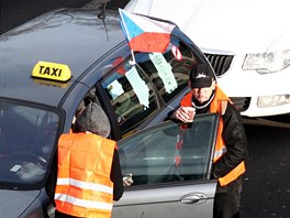 Taxiki protestuj na prask magistrle proti veden radnice, maximln...