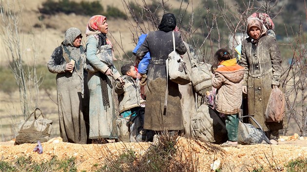 Syrt uprchlci u tureck hranice v provincii Latakja (7. nora 2016)