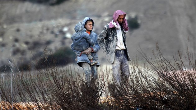 Syrt uprchlci u tureck hranice v provincii Latakja (7. nora 2016)