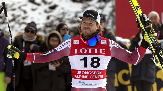 Kjetil Jansrud po vtzstv ve sjezdu v korejskm ongsonu.