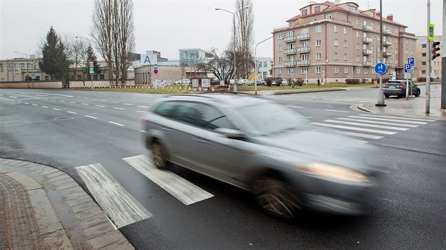 Nebezpen pechod v Resslov ulici v Hradci Krlov (1.2.2016)