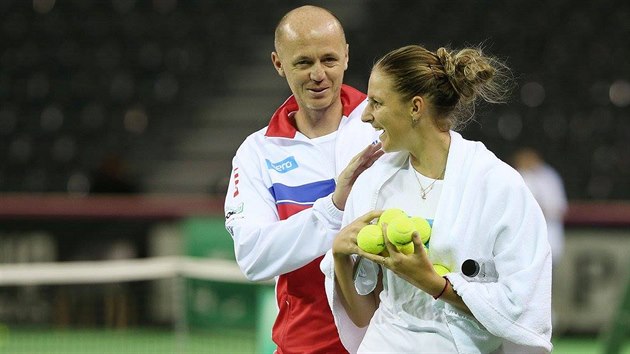 SMVY. Kapitn Petr Pla a Karolna Plkov se chystaj na vkendov Fed Cup s Rumunskem v dobr nlad.