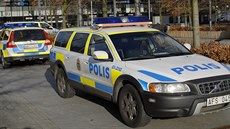 Na kontroly po píjezdu vlak na nádraí Hyllie v Malmö dohlíí policie.