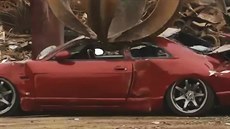 Americké úřady sešrotovaly Nissan Skyline R33 Americké úřady sešrotovaly Nissan Skyline R33