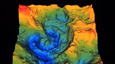 Gravitační mapa oblasti kráteru Chicxulub u mexických břehů. Kráter tvoří... Gravitační mapa oblasti kráteru Chicxulub u mexických břehů. Kráter tvoří...