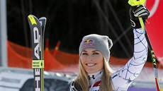 Lindsey Vonnová slaví vítzství ve sjezdu v Garmisch-Partenkirchenu.