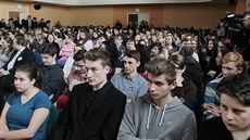 O debatu s prezidentem mli klatovtí studenti velký zájem. Nejastji se ptali na uprchlickou krizi. 