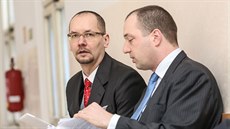 Jednatel frýdecko-místecké městské společnosti Sportplex Petr Slunský (vlevo)... Jednatel frýdecko-místecké městské společnosti Sportplex Petr Slunský (vlevo)...